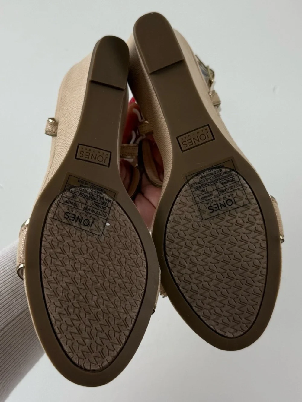 Jones New York Denera Strappy Wedge Sandals Womens 7M Natural Beige Buckle NEW